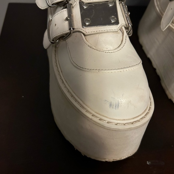 Demonia Damned in White Vegan Leather. Size 6 - Picture 3 of 9